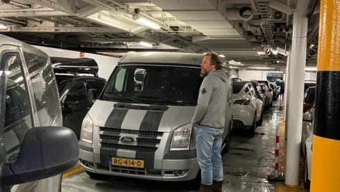 Ford Nugget pop-up roof camper