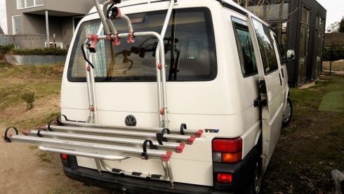 Compact extended Volkswagen with lifting roof