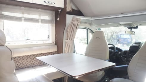 Arthur – Motorhome/tiny home to rent