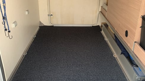 Knaus – Luxury KNAUSS, self-sufficient, length beds, 2x air conditioning, solar, XXL garage. 