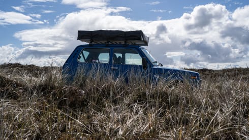 Pjotr – Lada Niva 4x4 met daktent