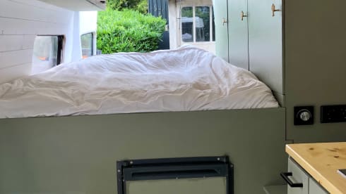 Jacky – Hip and fully equipped camper bus!