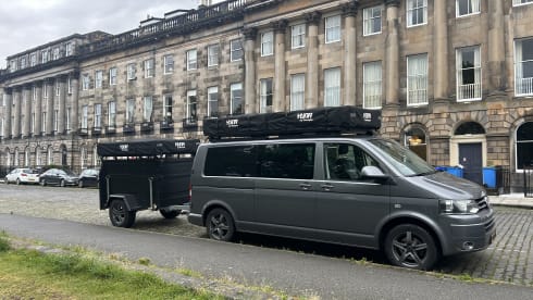 Easy rider  – VW Caravelle 4-person camper van (delivery possible)