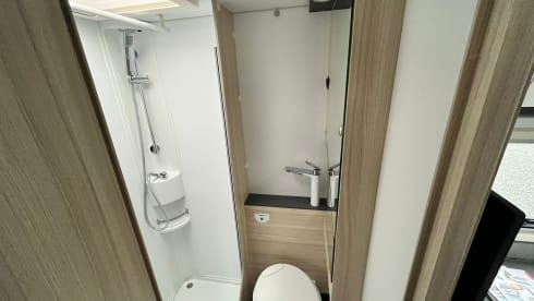 A70 DK – Motorhome SunLiving A70 DK Alkoven #Family vacation