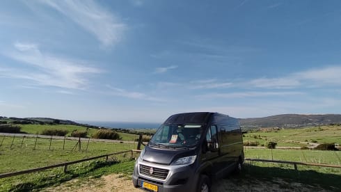 Dolf – luxury Fiat bus camper, fits in all parking spaces 