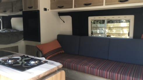 le Bus – 4p Peugeot integrated from 2012