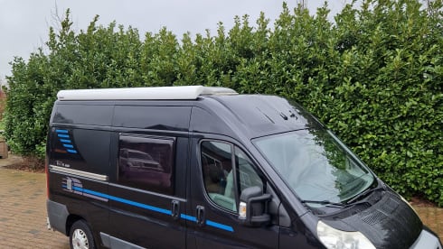 OFF-GRID – Very nice and fully equipped bus camper!