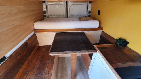 Bus camper VW Crafter off grid 3 persons