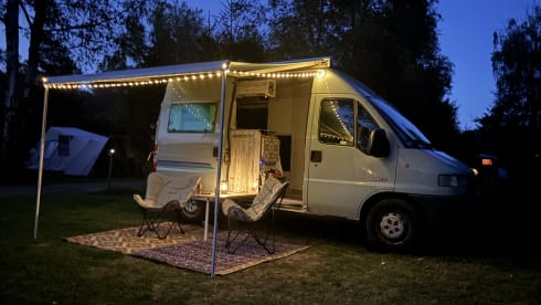 Billie – 2p Peugeot bus from 2000