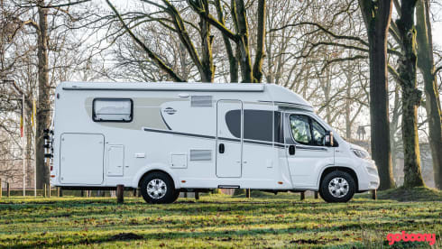 Luxury semi-integrated mobile home from 2020