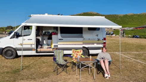 Buzz – 4 berth Mercedes LWB Sprinter - Epic Adventure Van