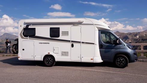 W2 – Nice 4 person camper from 2018!