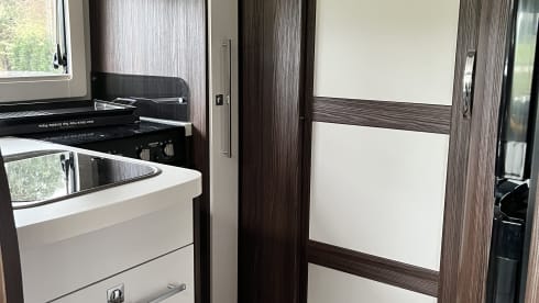 The memory maker  – Stilvolles Benimar Mileo mit 4 Schlafplätzen, kostenloses WLAN, flexible Abholung/Rückgabe