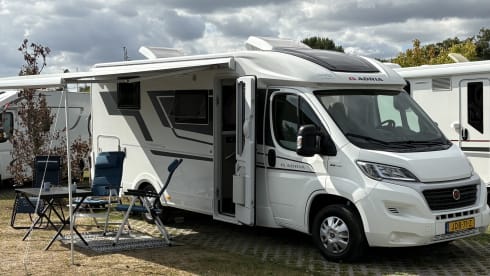 2,5p | Adria Compact Plus – Op vakantie met deze moderne, luxe Camper uit 2022.