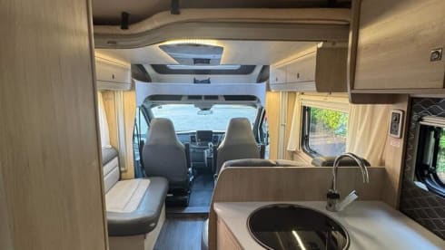 Mary Hen 2 – Autotrail F70 2024 à 6 couchages
