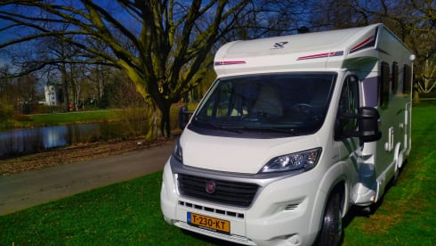 Merry Mary – Spacious Rimor 98p 2019 - Single beds - Pull-down bed - Air conditioning - Lots of sunlight