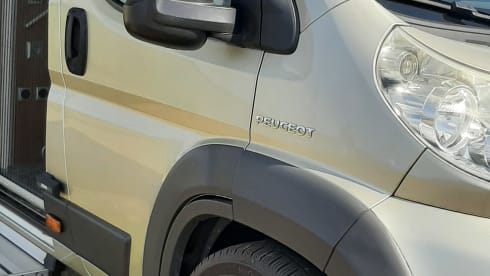 Travelcar – Beautiful cool modern 2 person camper bus