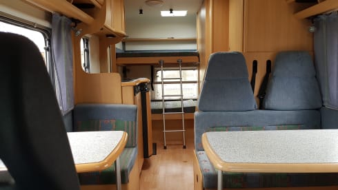 Spacious, cozy and complete family camper