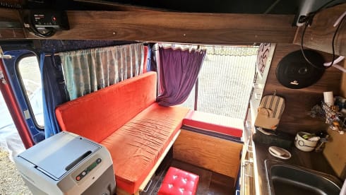 Poros – Poros: the compact van that you park like a car