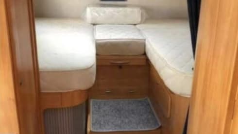 Beautiful spacious Adria Coral 660 SL