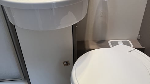 Fiat Etrusco  – 6 berth Hymer alcove from 2021