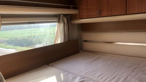ZEER LUXE HYMER CAMPER – For rental to two experienced campers  