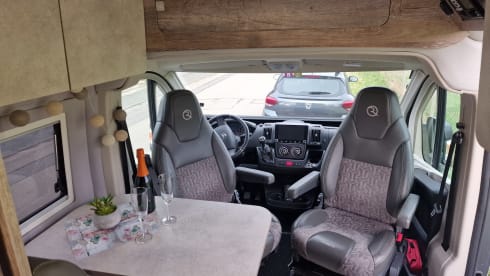 Cit – Autark,Große Batterie,viel Solar,Wechselrichter,sehr gut Isoliert,Premium!