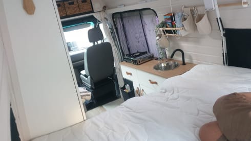 Jazzy – Volkswagen LT35 campervan from 2004, for 2 people