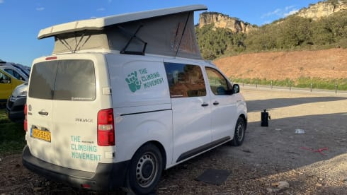 Budgee 🌱⚡️ – 100% electric campervan with solar cooking ☀️ 