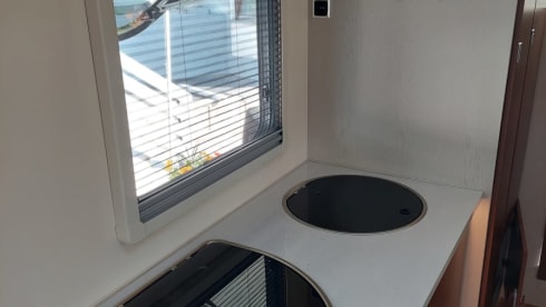 NEW-LUXURY-Rimor Seal 5 Gold – 4-6 berth-Fully equipped- 6 SEATBELTS-Fiat Ducato 140 HP