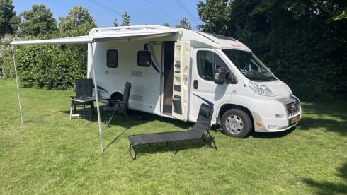 3p. Compact, complete and comfortable Sunroof Dethleffs semi-integrated.