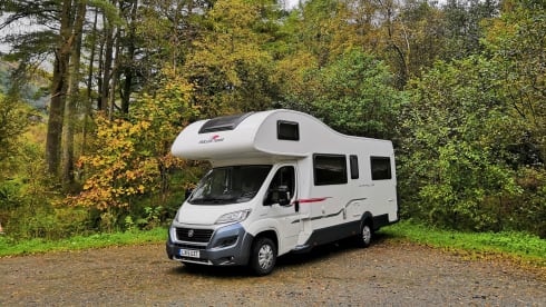Samantha – Luxury 6 Birth 746 Rollerteam Motorhome