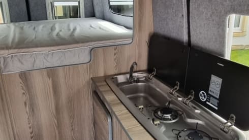 Ronnie – Fully Off-Grid Mercedes Heating & shower/Toilet (Insurance Included)