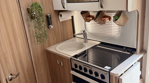 Lusia 🚐 – 4-Berth Bessacarr 424 Automatic Motorhome – 4 berth Fiat semi-integrated from 2018