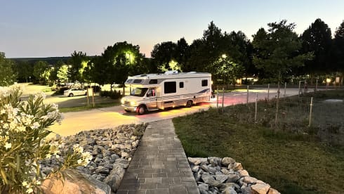 Amerikaanse camper – 6-person Ford E350 7.3L V8 turbo diesel