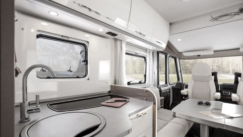 I7400 SBC - Etrusco A-Class 2025 4 berth 4 seatbelts Auto 5G WiFi 
