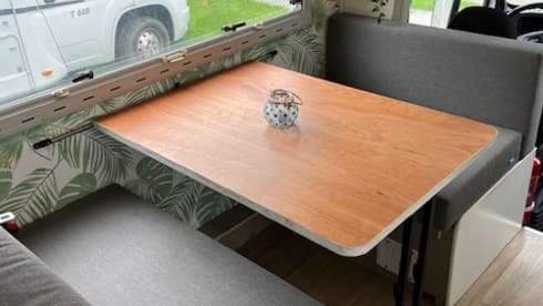 de Hut  – 5p Ford alcove from 1999