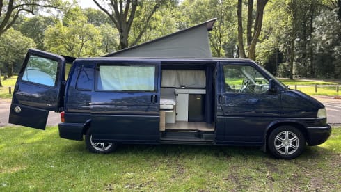 2p Volkswagen campervan
