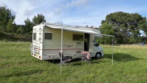 Granduca – Fast neat 5-person Fiat Ducato in the South of France