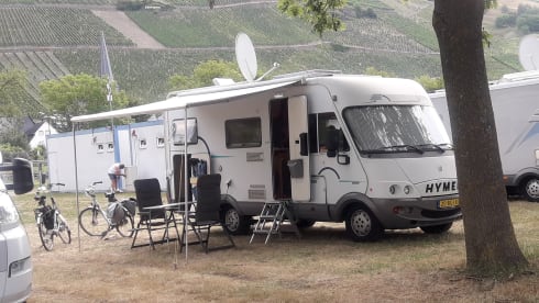 Beautiful 3-person Hymer