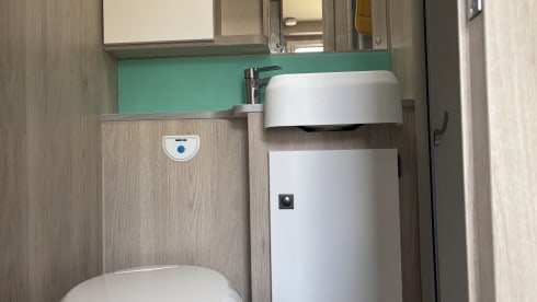 Sebby 2022 Luxury 2 berth Autotrail F68 