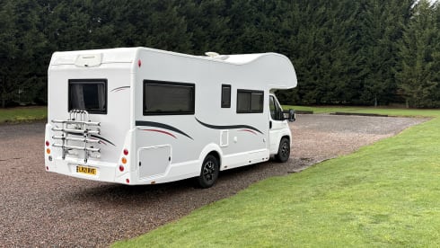 Autoroller 746 automatic – 6 berth Roller Team alcove from 2021