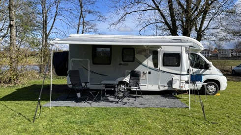 Luxury double queen bed camper Chausson – Fully furnished 