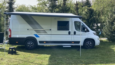 Sunliving – Sunliving Bus camper with bus biker 