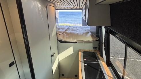 Vangelina Jolie – 2 berth Mercedes-Benz Sprinter