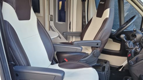 Holiday Hopper – 4p Challenger integrated uit 2018