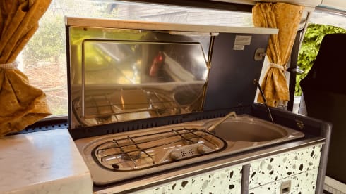 4p Volkswagen campervan from 1995