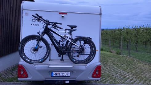 Roadrunner – Beautiful and very well maintained motorhome with lots of space