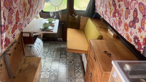 Koos – Off-the-grid camper from 2004