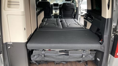 Molly – 4 berth Mercedes-Benz Marco Polo campervan from 2019